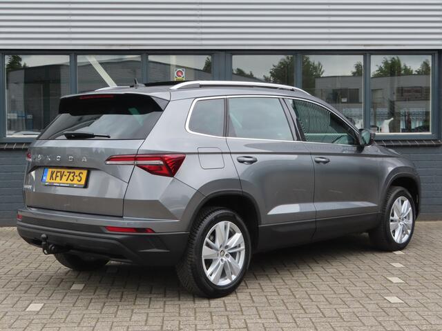 Skoda Karoq 1.5 TSI ACT Business Edition Plus DSG | trekhaak wegklapbaar | pano dak | voorruitverwarming | camera | adaptive cruise