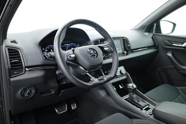 Skoda Karoq 1.5 TSI ACT Sportline Business | Digi. Dashboard | Elek. Trekhaak | Adapt. Cruise | Camera | Keyless | 19'' | Apple CarPlay | Stoel- Stuurverw.