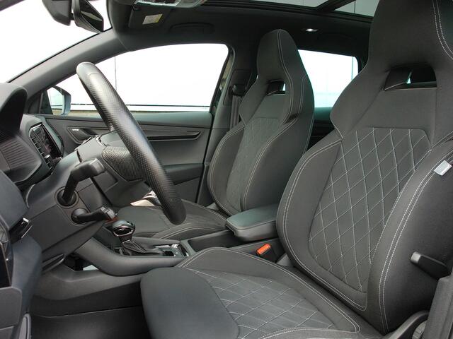 Skoda Karoq 1.5 TSI Sportline Business, Automaat / Trekhaak / Schuifdak / Virtual Cockpit / Canton Audio / 19' Sportvelgen