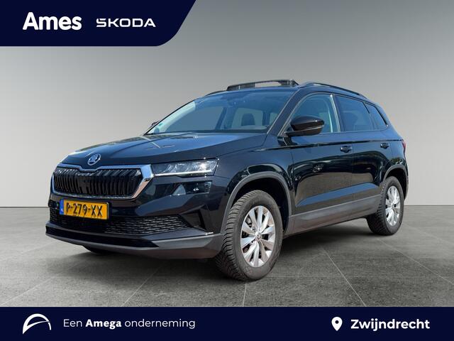Skoda Karoq 1.5 150pk TSI ACT Business Edition Panoramisch glazenschuif-/kanteldak | Parkeersensoren achter | Trekhaak