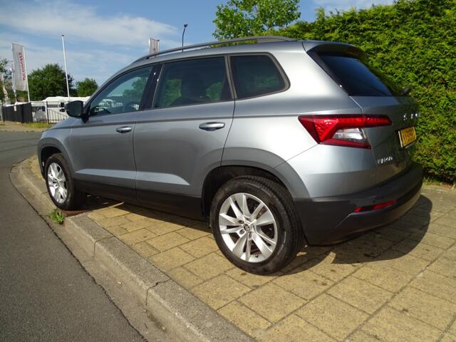 Skoda Karoq 1.0 TSI BUS. ED-Navi-Carplay-Clima-Came-Blth-Pdc