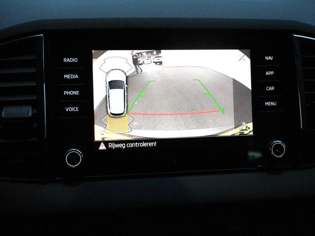 Skoda Karoq 1.5 TSI 150pk DSG Ambition Navigatie Apple Carplay/Android Auto Camera Climate Control Adaptieve Cruise control Lichtmetalen Velgen