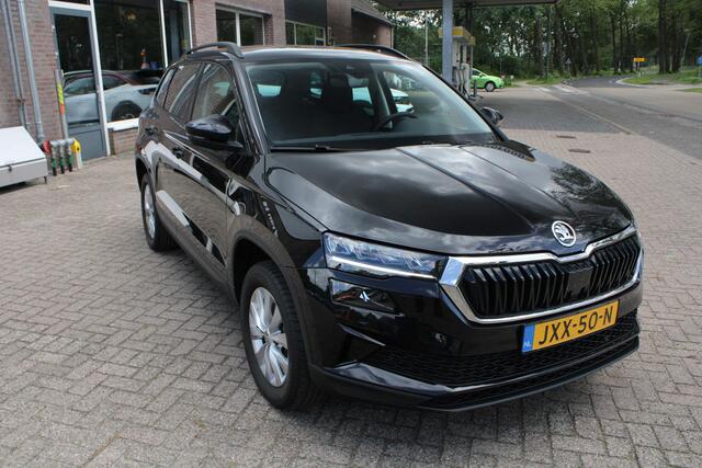 Skoda Karoq 1.5 TSI ACT Sportline Business LED, Carplay, Keyless, Cruise, Climate, Achteruitrijcamera, Stoelverwarming, Stuurverwarming, Navi, 16" LMV