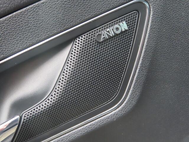Skoda Karoq 1.5 TSI ACT Style DSG | sportstoelen | groot nav | voorruitverwarming | stoelverwarming | elektrische stoel + geheugen | camera | adaptive cruise