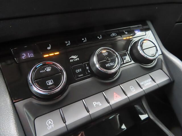 Skoda Karoq 1.5 TSI ACT Style DSG | sportstoelen | groot nav | voorruitverwarming | stoelverwarming | elektrische stoel + geheugen | camera | adaptive cruise