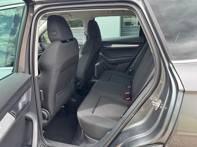 Skoda Karoq 1.5 TSI DSG ACT Business Edition Rijklaarprijs Incl. afleveringsbeurt en 12 maanden BOVAG-garantie | Adaptive Cruise Control | Achteruitrijcamera | Apple Carplay/Android auto | Chroompakket |