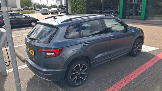 Skoda Karoq 1.5 TSI 150pk Sportline Business DSG / Navigatie / Stoel+Stuurverwarming / Camera