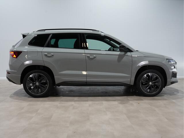 Skoda Karoq 1.5 TSI ACT 150pk DSG Sportline Business / Camera / Matrix-LED / Keyless / Navigatie / Demonstratieauto