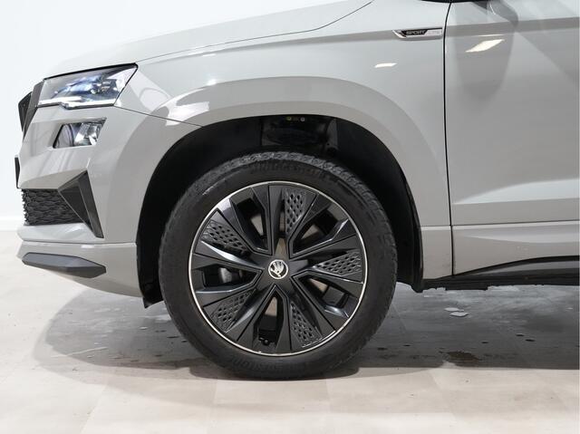 Skoda Karoq 1.5 TSI ACT 150pk DSG Sportline Business / Camera / Matrix-LED / Keyless / Navigatie / Demonstratieauto