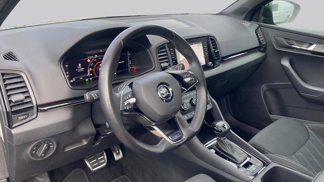 Skoda Karoq 1.5 TSI ACT 150pk DSG Sportline Business Panorama Trekhaak Camera Stoelverwarming Carplay