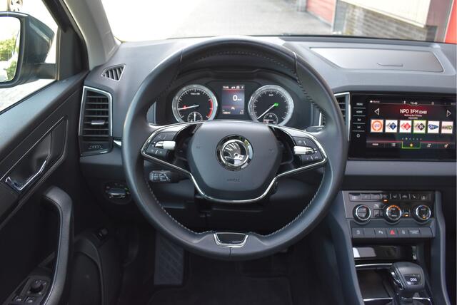 Skoda Karoq 1.5 TSI ACT Business Edition Plus Panorama, Wegkl. trekhaak, Adaptive cruise, Stoelverwarming voor/achter, Camera,