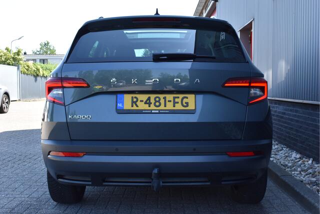 Skoda Karoq 1.5 TSI ACT Business Edition Plus Panorama, Wegkl. trekhaak, Adaptive cruise, Stoelverwarming voor/achter, Camera,