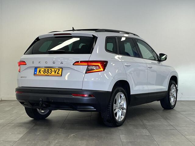Skoda Karoq 1.0 TSI Business Edition | Trekhaak | Pano | Stoel & Stuur verwarming |