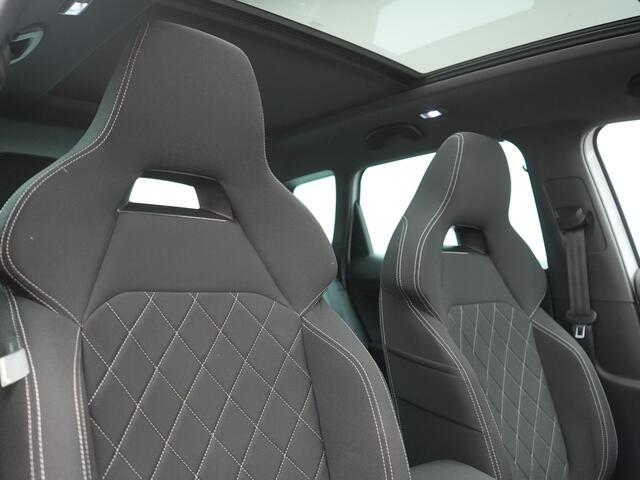 Skoda Karoq 1.5 TSI ACT Sportline DSG 150pk Dealer O.H | Panodak | Adaptive Cruise | Camera | RS Sportstoelen Verwarmd | Blis | Keyless | Apple Carplay | Black Optic | Virtual | Navigatie | DAB | 18"L.M |