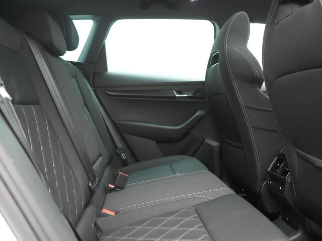 Skoda Karoq 1.5 TSI ACT Sportline DSG 150pk Dealer O.H | Panodak | Adaptive Cruise | Camera | RS Sportstoelen Verwarmd | Blis | Keyless | Apple Carplay | Black Optic | Virtual | Navigatie | DAB | 18"L.M |