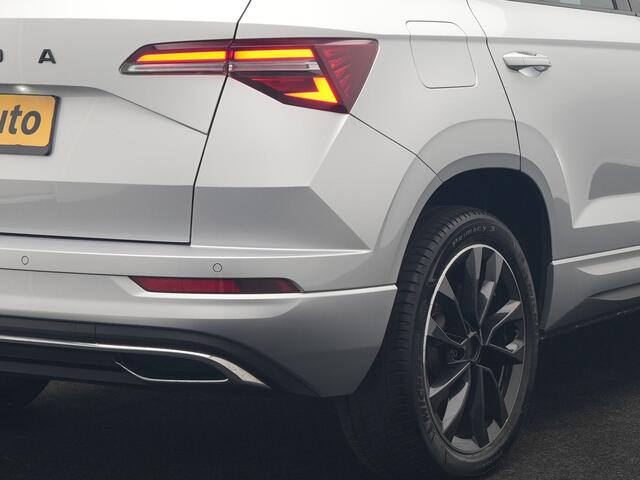 Skoda Karoq 1.5 TSI ACT Sportline Facelift Model 150pk DSG Dealer O.H | Trekhaak Af Fabriek | Adaptive Cruise | Crystal LED | Lederen Sportstoelen Memory & Verwarmd | Keyless | Sfeerverlichting | Apple Carplay | Verwarmd Sportstuur | Navigatie | Virtual | DAB |