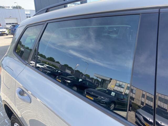 Skoda Karoq 1.5 TSI ACT Business Edition Plus Trekhaak wegklapbaar , Navigatie , adaptive Cruise