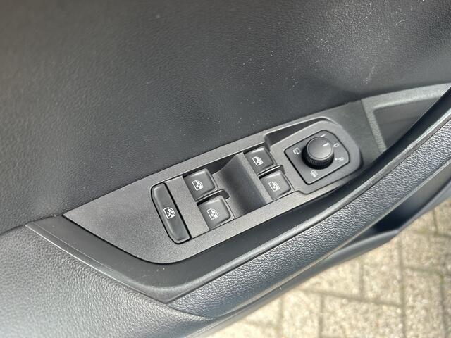 Skoda Karoq 1.5 TSI ACT Style | Trekhaak | Dodehoek