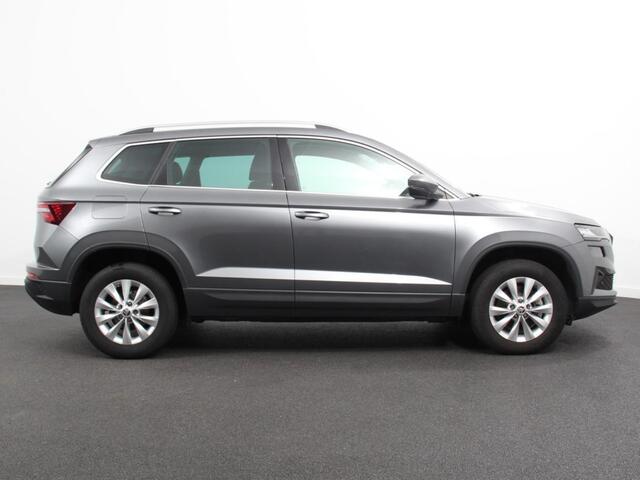 Skoda Karoq 1.5 TSI 150pk DSG Ambition Navigatie Apple Carpla/Android Auto Camera Climate Control Adaptieve Cruise control Lichtmetalen Velgen
