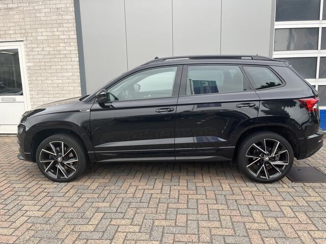 Skoda Karoq 1.5 TSI ACT Sportline / AUTOMAAT/ PANO/ TREKHAAK/ ACC/ PARK.SENSOR.V+A/ CAMERA/ STOELVERWARM./ ELEK.ACHTERKLEP/ SMARTLINK/ DODEHOEK/ KEYLESS/ RIJ-MODI/ DIGITAL DASH/ NAVI/ DAB/ CLIMA/ LED/ 19'' LMV