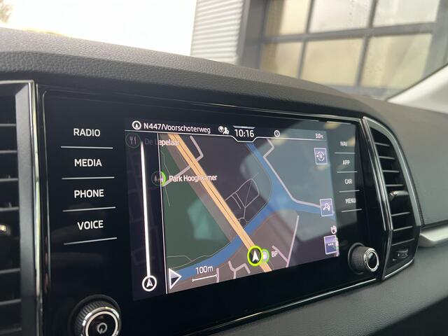 Skoda Karoq 1.5 TSI ACT Ambition / Virtual Cockpit / Stoelverwarming V+A / Achteruitrij camera / Climate control / 18'' LMV