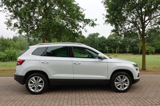 Skoda Karoq 1.5 TSI ACT Business Edition Plus | LED | ACC | Camera | Trekhaak | CarPlay | Stoelverwarming |