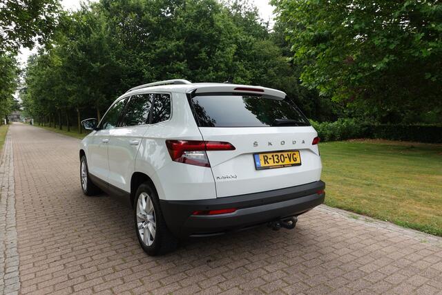 Skoda Karoq 1.5 TSI ACT Business Edition Plus | LED | ACC | Camera | Trekhaak | CarPlay | Stoelverwarming |