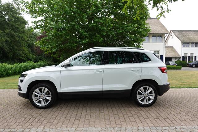 Skoda Karoq 1.5 TSI ACT Business Edition Plus | LED | ACC | Camera | Trekhaak | CarPlay | Stoelverwarming |