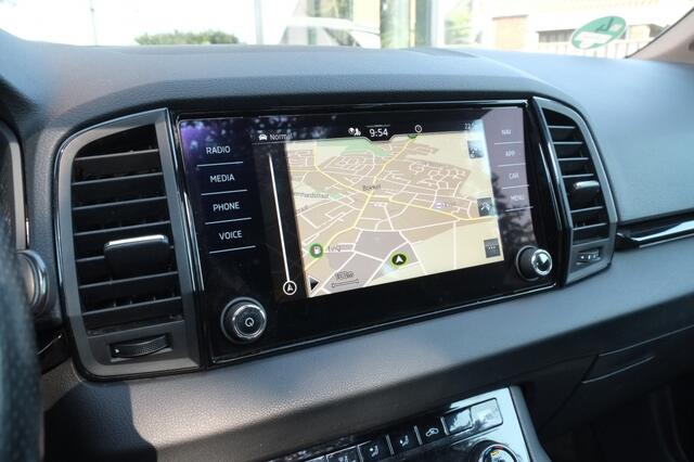 Skoda Karoq 1.5 TSI DSG Sportline | Panoramadak | Trekhaak | Achteruitrijcam