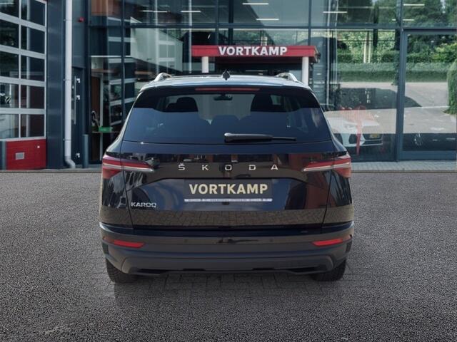 Skoda Karoq 1.5 TSI DSG STYLE TREKHAAK/PANO-DAK/CAMERA/ELEK-KLEP/CRUISE/STOELVERW