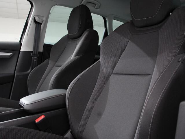 Skoda Karoq 1.5 TSI 150pk DSG ACT Selection DEMO ! Navigatie Apple Carplay/Android Auto Camera Parkeer sensoren Adaptieve Cruise Control Lichtmetalen Velgen Digitale Cockpit