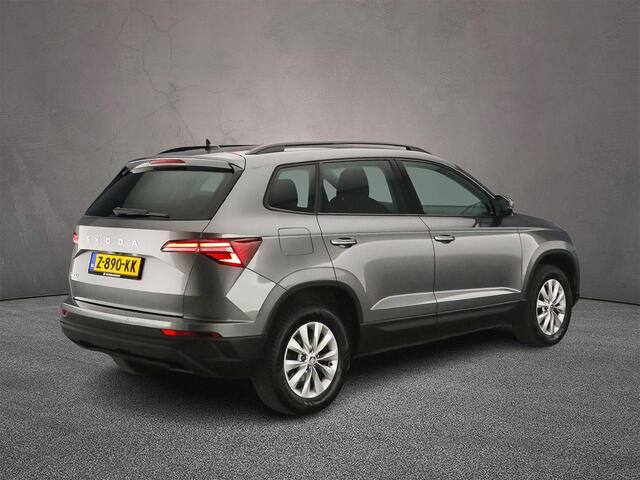 Skoda Karoq Business Edition 1.5 TSI 150pk DSG Automaat Achteruitrijcamera, Cruise control, Parkeersensoren, Stoelverwarming, LED koplampen, App connect