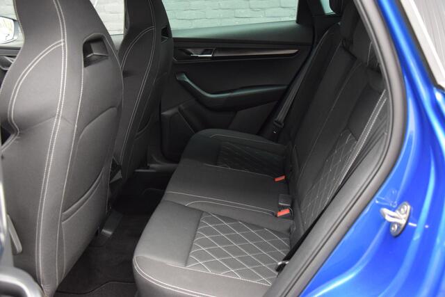 Skoda Karoq 1.5 TSI ACT Sportline Business | Incl. BOVAG Garantie | Geen import | Trekhaak | Apple Carplay/Android Auto | PDC Voor+Achter | Stoel&Stuurverwarming | 19'' Velgen | Full LED |