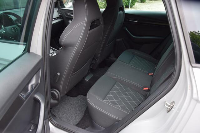 Skoda Karoq 1.5 TSI 150PK ACT Sportline Business DSG Automaat | Org. NL | Rijklaar incl. BOVAG Garantie | Trekhaak | 19'' Velgen | Virtual Cockpit | Achteruitrijcamera | Stoel/Stuur&Voorruitverwarming |