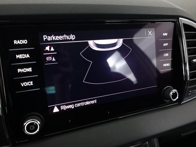 Skoda Karoq 1.5 TSI ACT Business Edition 150 pk Automaat (DSG) | Navigatie | Trekhaak (wegklapbaar) | Parkeersensoren achter | Adaptieve cruise control | Stoel/stuur verwarming |