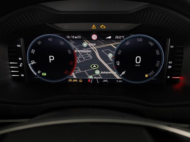 Skoda Karoq 1.5 TSI ACT Business Edition Ultimate | Trekhaak | Stoel- en stuurverwarming | Adaptive cruise control | lichtemetalen velgen 18" |