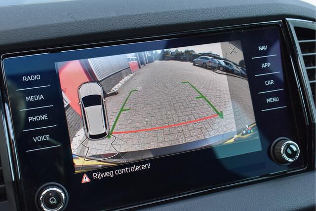 Skoda Karoq 1.5 TSI ACT Sportline Business Panorama, Stoel/stuurverwarming, Virtual cockpit, Camera, Carplay
