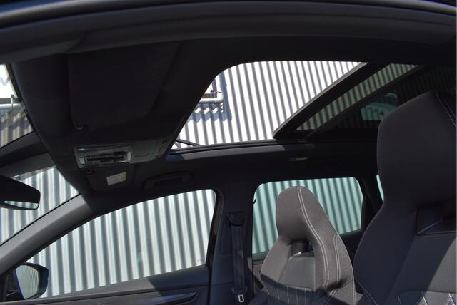Skoda Karoq 1.5 TSI ACT Sportline Business Panorama, Stoel/stuurverwarming, Virtual cockpit, Camera, Carplay