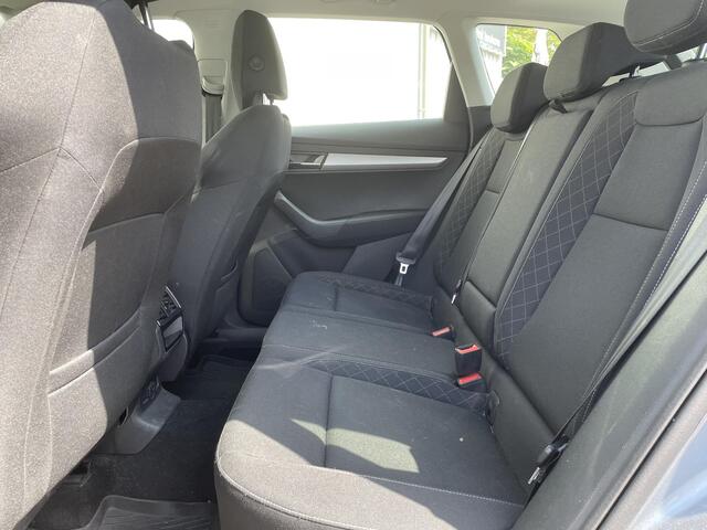 Skoda Karoq 1.5 TSI ACT Business Edition | Trekhaak | Parkeersensoren achter | Stoelverwarming | Climate Control | Apple Carplay & Android Auto
