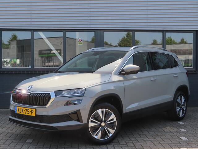 Skoda Karoq 1.5 TSI ACT Business Edition Plus DSG | trekhaak wegklapbaar | camera | groot navi | stoelverwarming | stuurwielverwarming