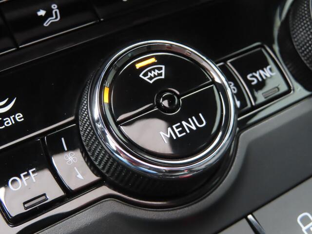 Skoda Karoq 1.5 TSI ACT Sportline Business DSG | pano dak | trekhaak wegklapbaar | canton soundsystem | verwarmbare voorruit |