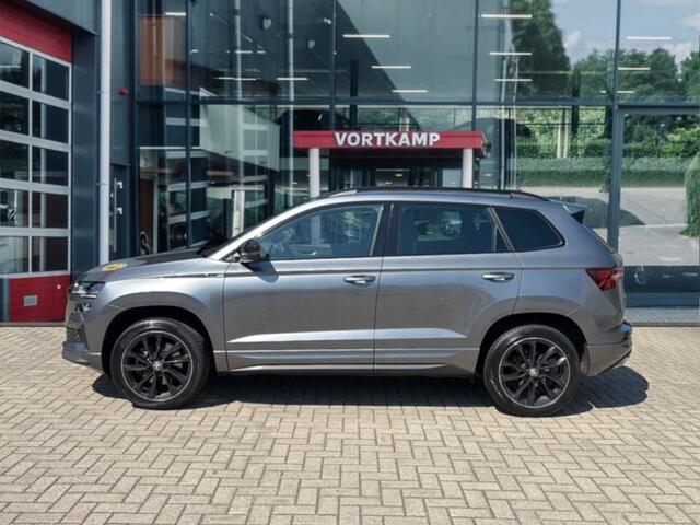 Skoda Karoq 1.5 TSI DSG SPORTLINE TREKHAAK/PANO-DAK/CAMERA/ELEK-KLEP/ACC/STOELVERW
