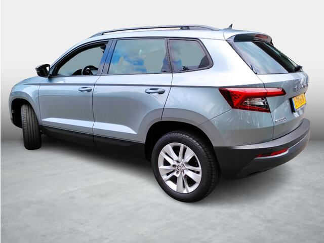 Skoda Karoq 1.0 TSI Business Edition Getinte ramen - 17Inch LMV - Parkeersensoren V+A - Apple Carplay/Android Auto