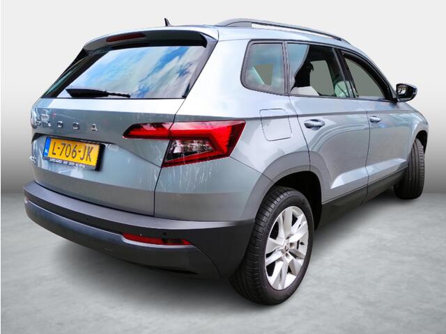 Skoda Karoq 1.0 TSI Business Edition Getinte ramen - 17Inch LMV - Parkeersensoren V+A - Apple Carplay/Android Auto