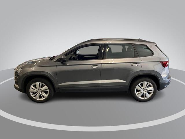 Skoda Karoq 1.5 TSI ACT 150pk DSG Business Edition · Camera · Inklap. Trekhaak · Keyless · Stuur- & Stoelverwarming · Apple/Android Car Play · ACC · Garantie t/m 02-07-2028 of 100.000km