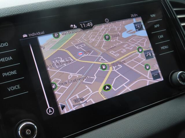 Skoda Karoq 1.5 TSI ACT Sportline Business | trekhaak wegklapbaar | verwarmbare voorruit | DCC | voorstoelen + achterbank verwarmd