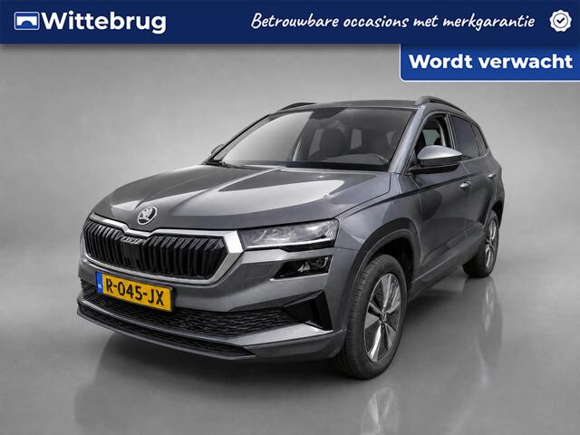 Skoda Karoq 1.5 TSI ACT Business Edition Plus / Navigatie / App connect / Camera / Parkeersensoren V+A / Lichtmetaal 17 inch /