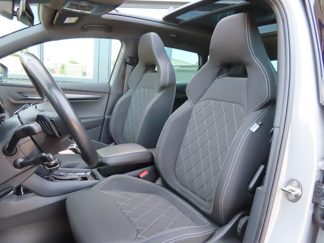 Skoda Karoq 1.5 TSI ACT Sportline Business DSG | pano dak | trekhaak wegklapbaar | verwarmbare voorruit | adaptive cruise | dode hoek detectie