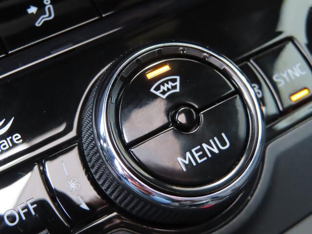 Skoda Karoq 1.5 TSI ACT Sportline Business DSG | pano dak | trekhaak wegklapbaar | verwarmbare voorruit | adaptive cruise | dode hoek detectie