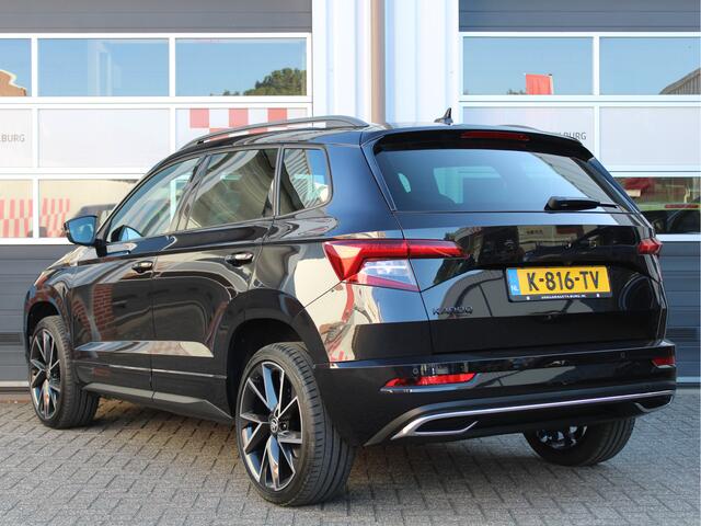 Skoda Karoq 1.5 TSI ACT Sportline Business Automaat /NAVI/PDC/Camera/CANTON/LED/19'LM/Virtual Cockpit/Carplay/Keyless/NAP! 1e eig!